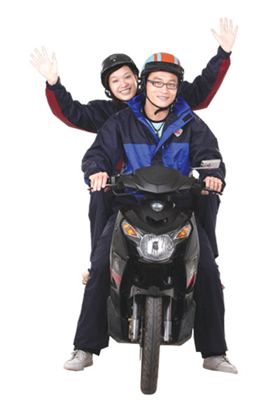 Áo mưa bộ 2 công dụng: giữ ấm, che mưa